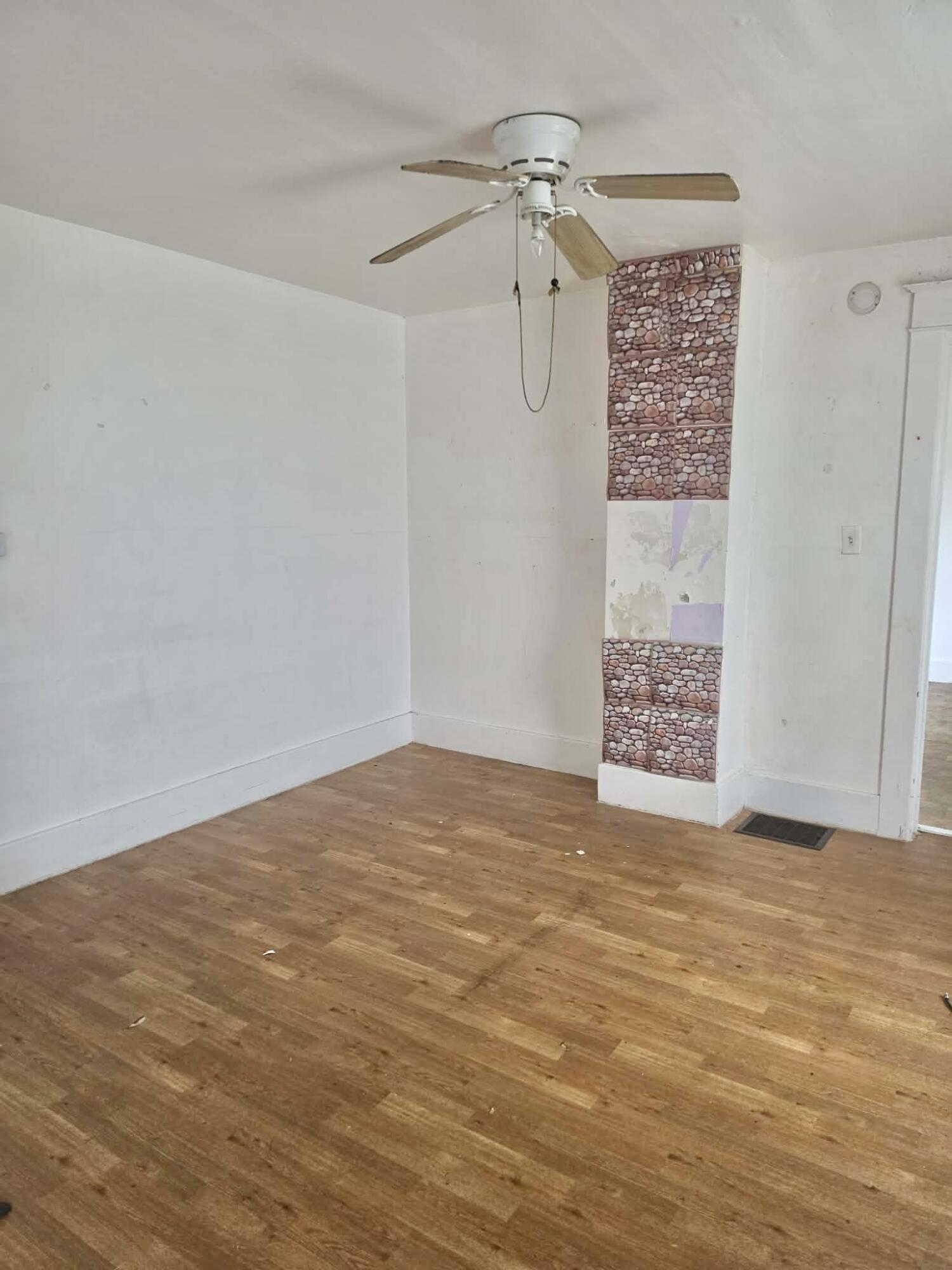 1069 E Main Street Benton Harbor MI 49022