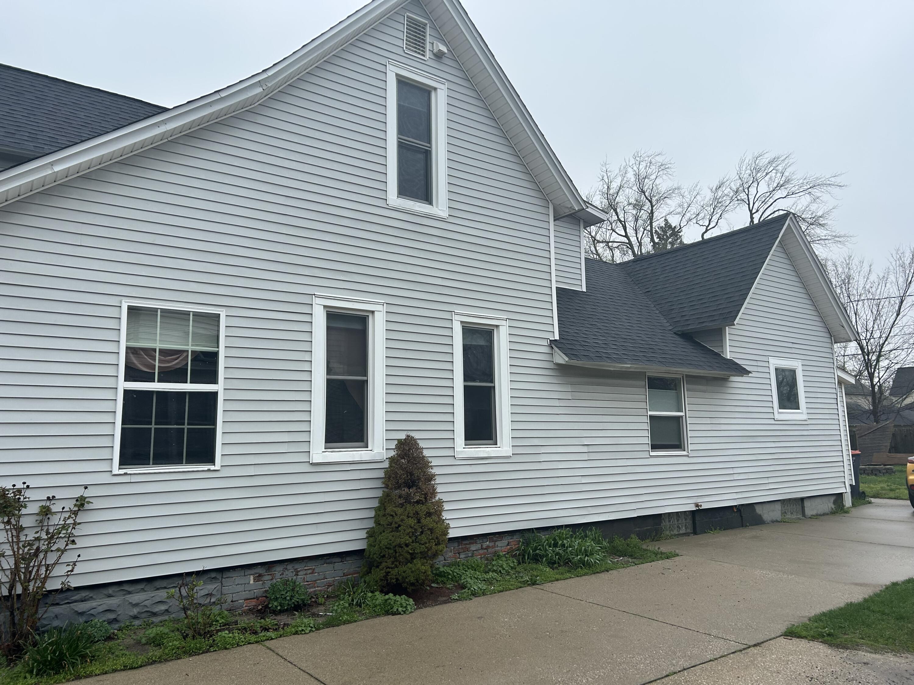 45 E 18th Street Holland MI 49423