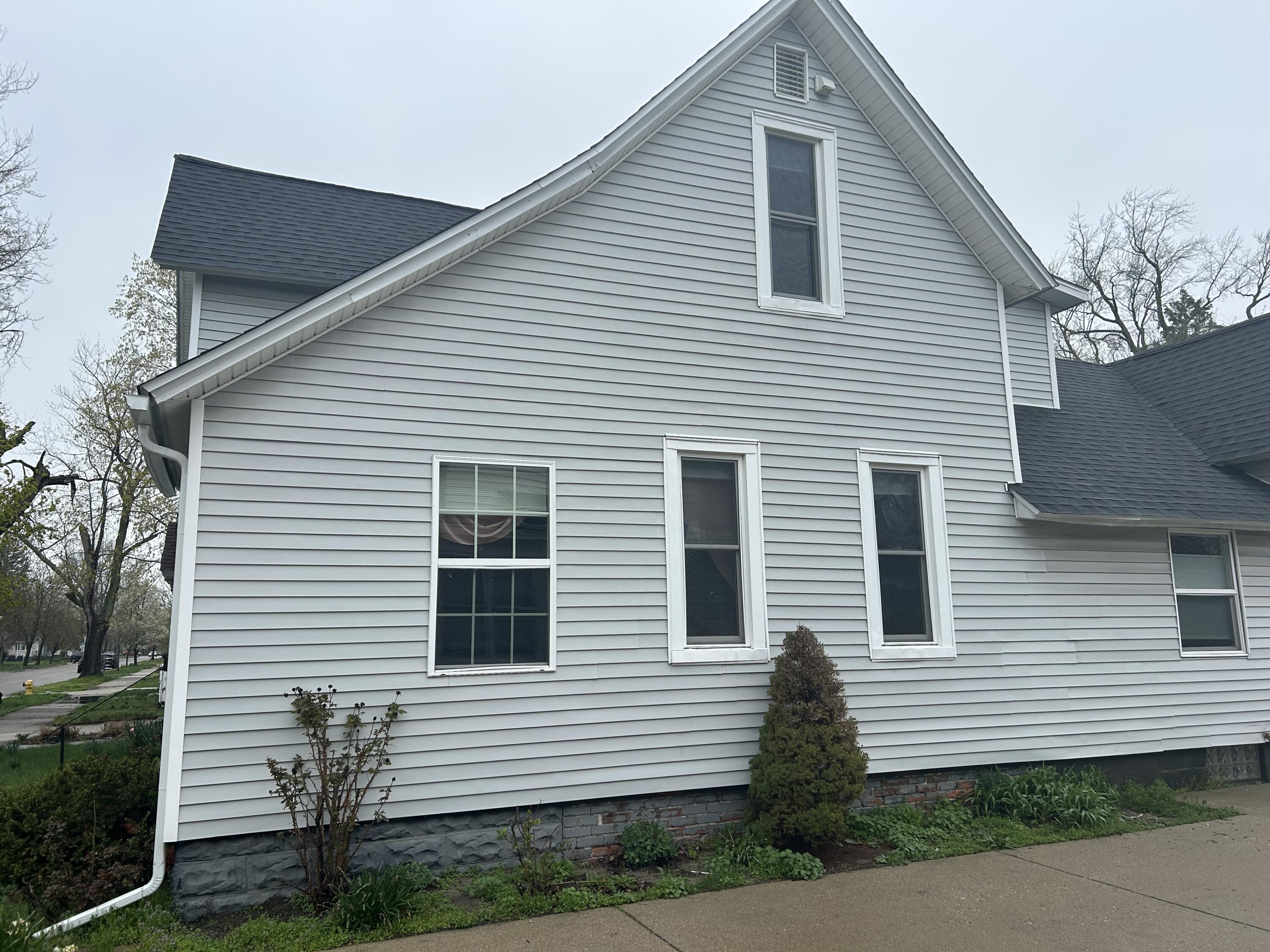45 E 18th Street Holland MI 49423