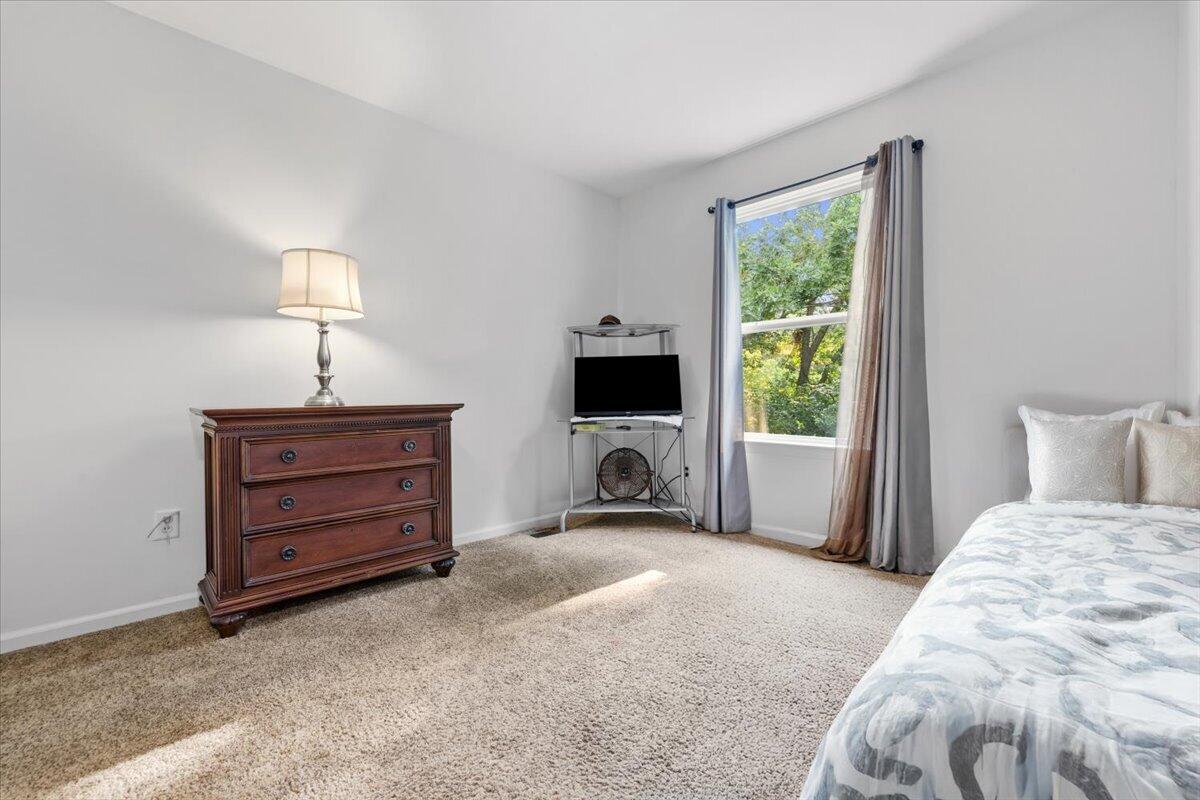 608 Heritage Circle Fenton MI 48430
