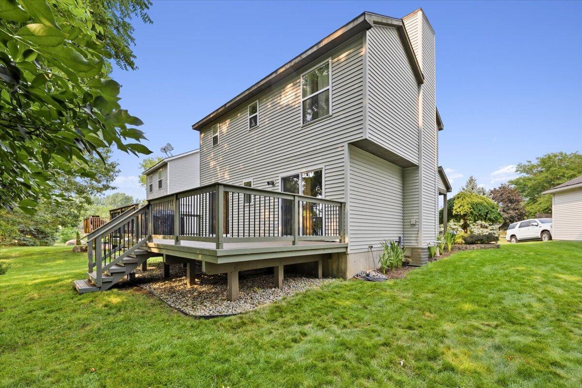 608 Heritage Circle Fenton MI 48430
