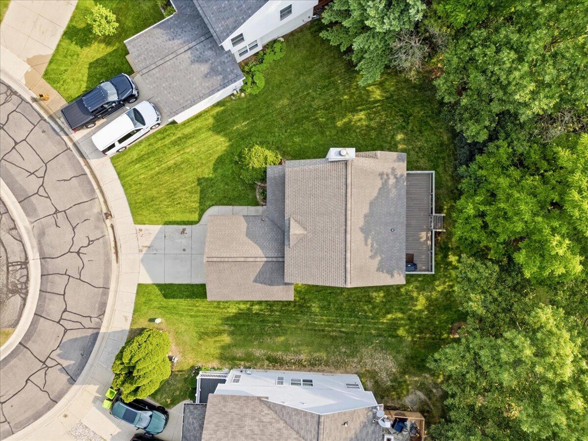 608 Heritage Circle Fenton MI 48430