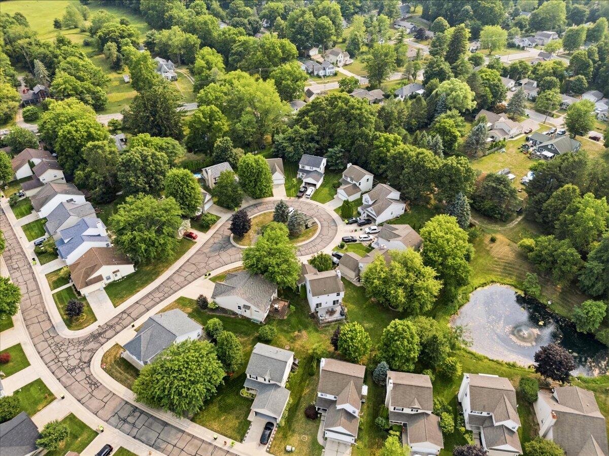 608 Heritage Circle Fenton MI 48430