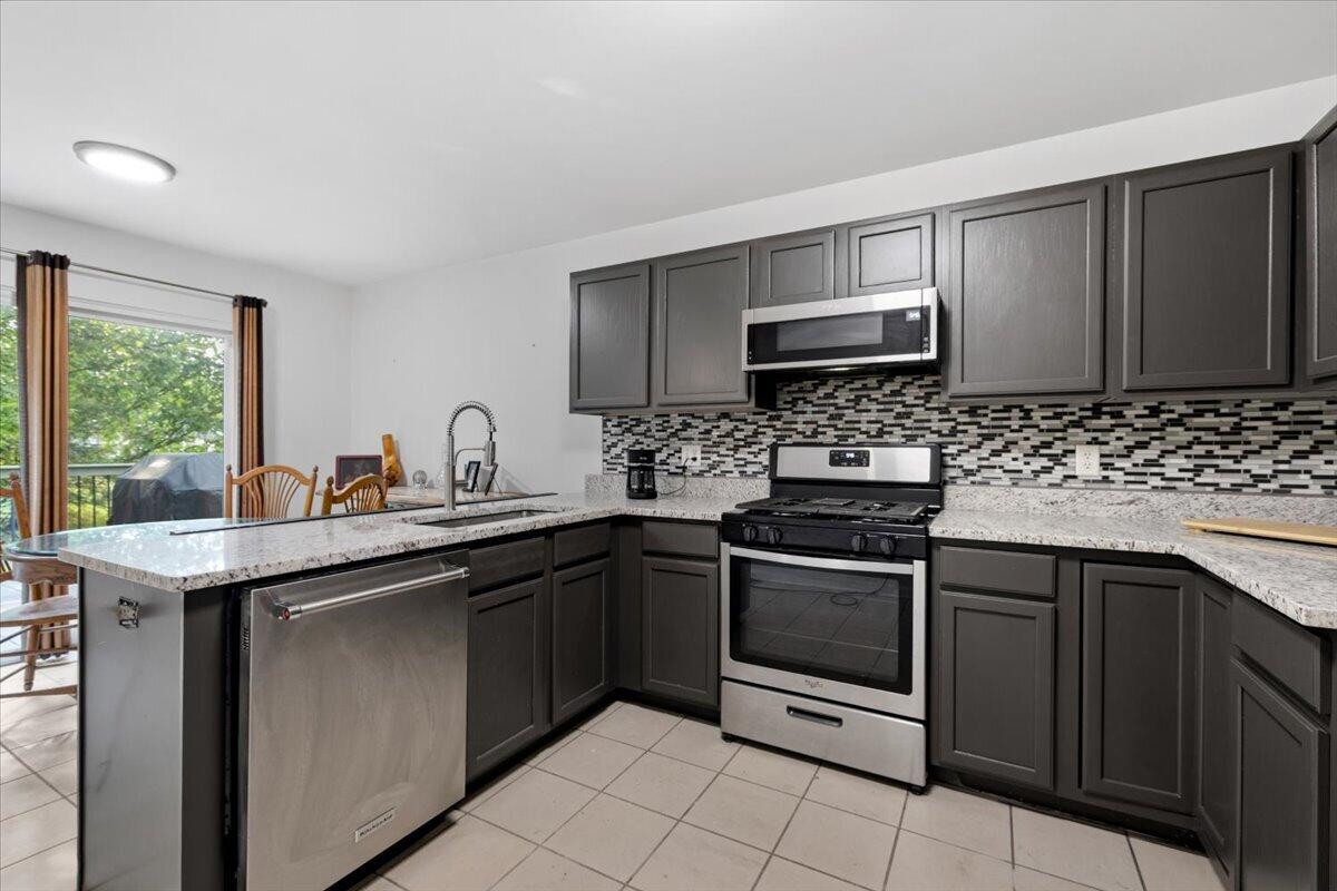 608 Heritage Circle Fenton MI 48430