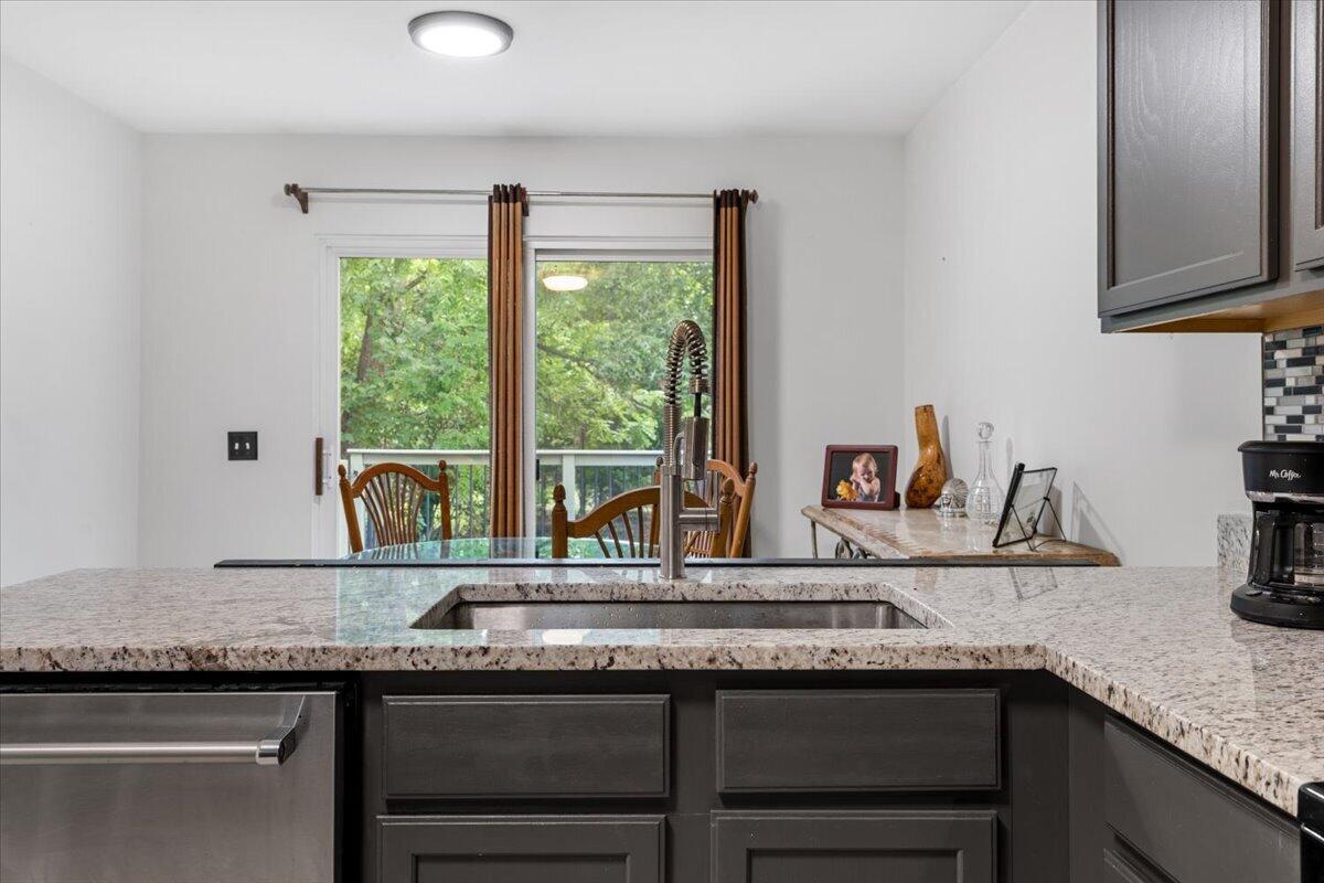 608 Heritage Circle Fenton MI 48430