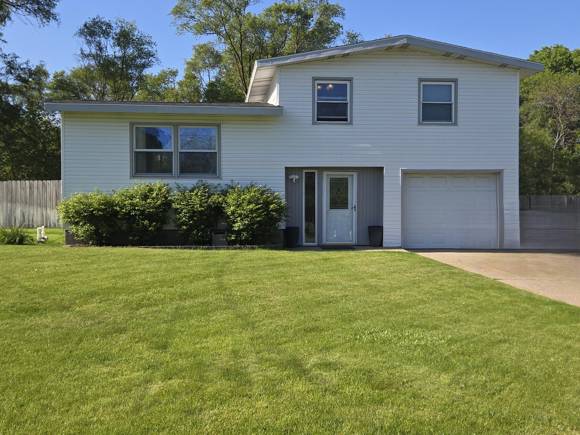 1852 Oak Park Drive Muskegon MI 49442