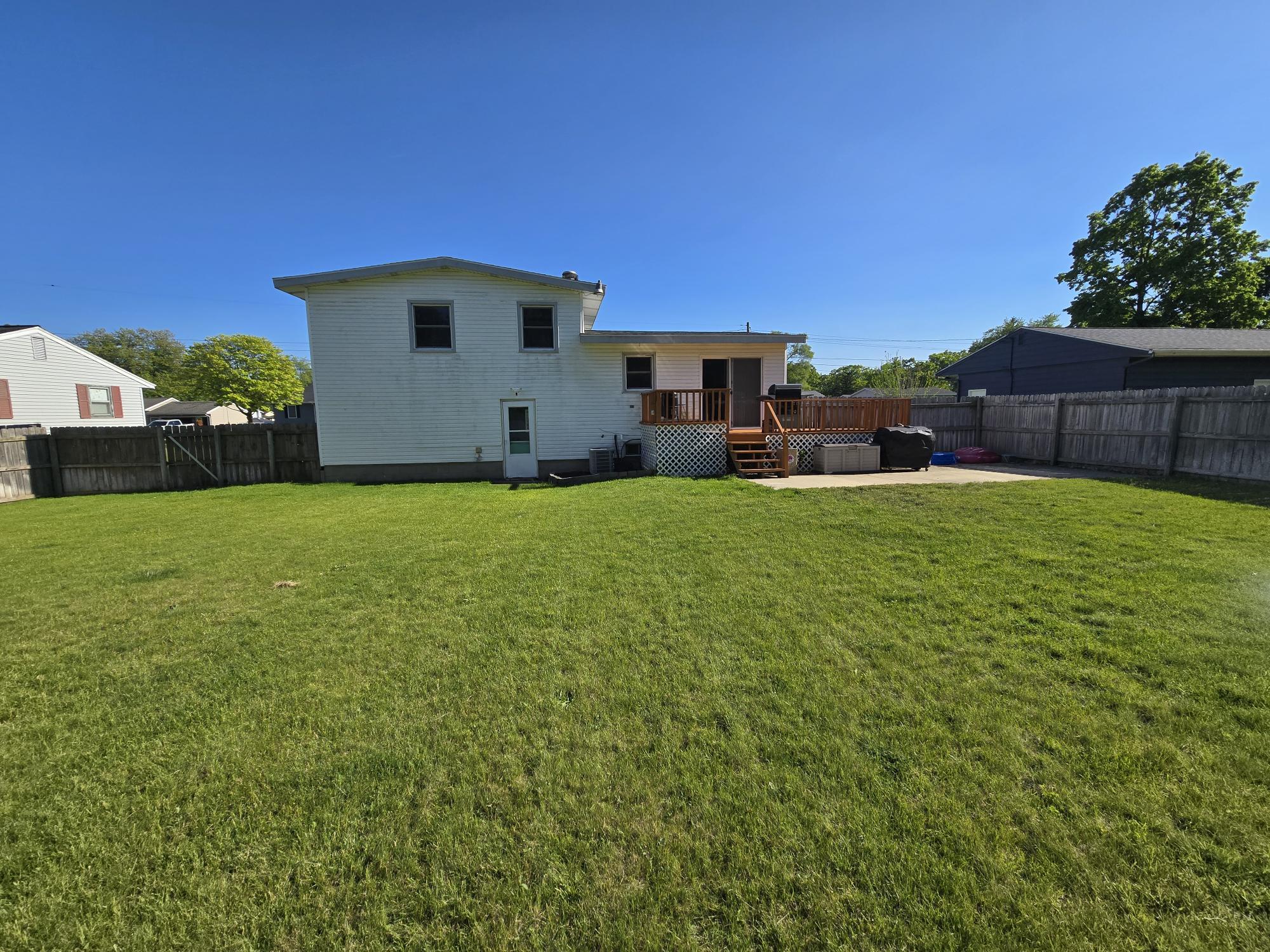 1852 Oak Park Drive Muskegon MI 49442