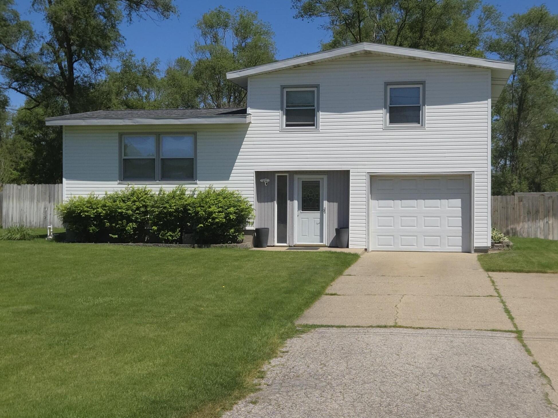 1852 Oak Park Drive Muskegon MI 49442