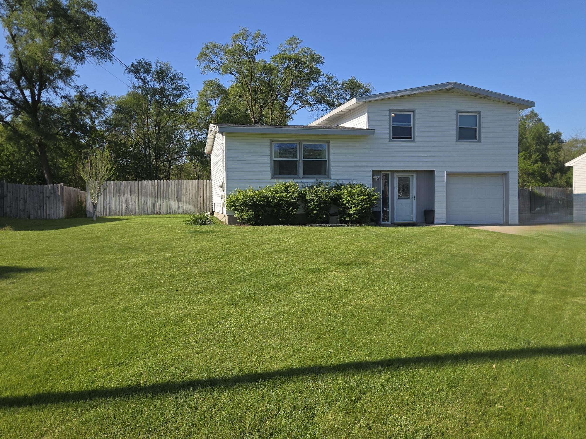 1852 Oak Park Drive Muskegon MI 49442