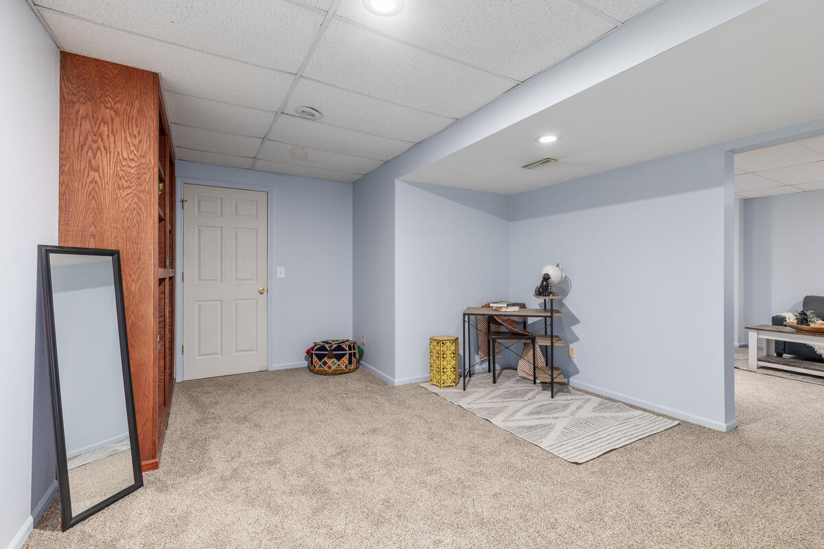4815 Sweet Cherry Lane Kalamazoo MI 49004