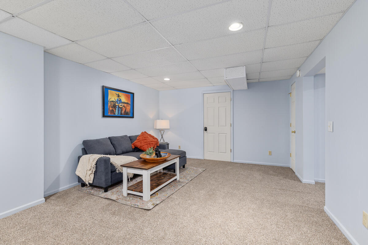 4815 Sweet Cherry Lane Kalamazoo MI 49004