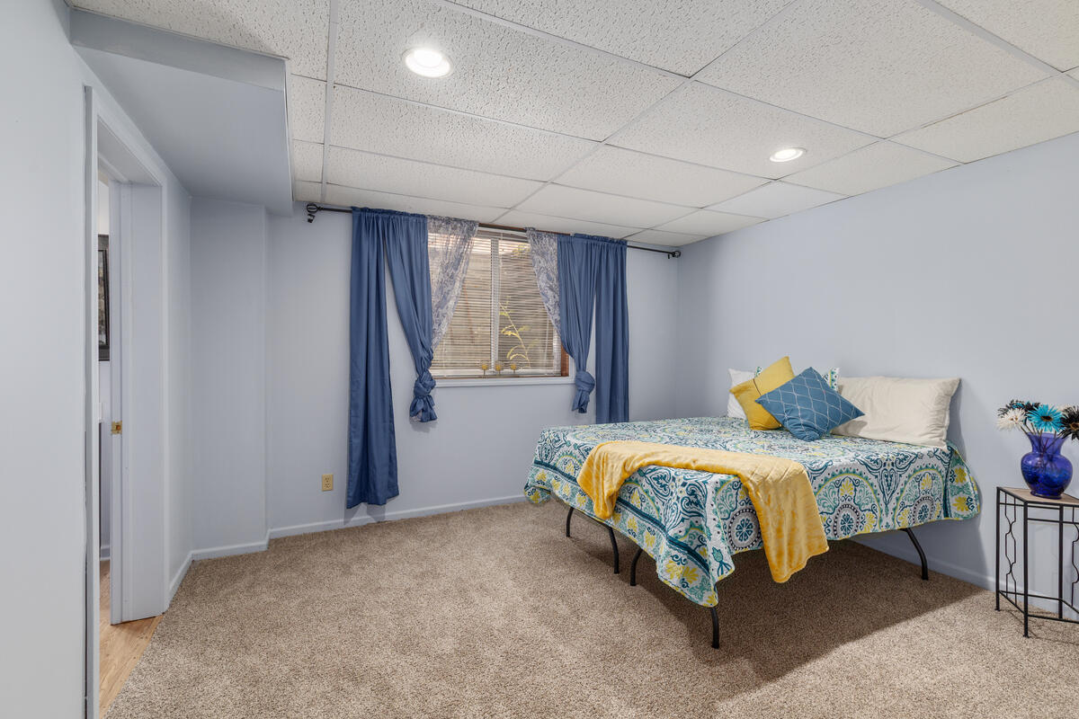 4815 Sweet Cherry Lane Kalamazoo MI 49004