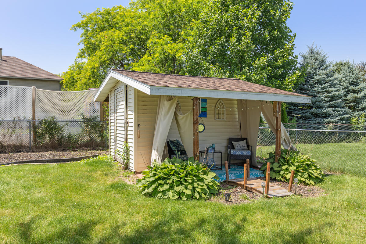 4815 Sweet Cherry Lane Kalamazoo MI 49004