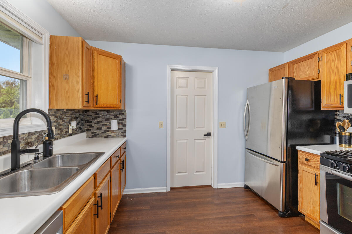 4815 Sweet Cherry Lane Kalamazoo MI 49004