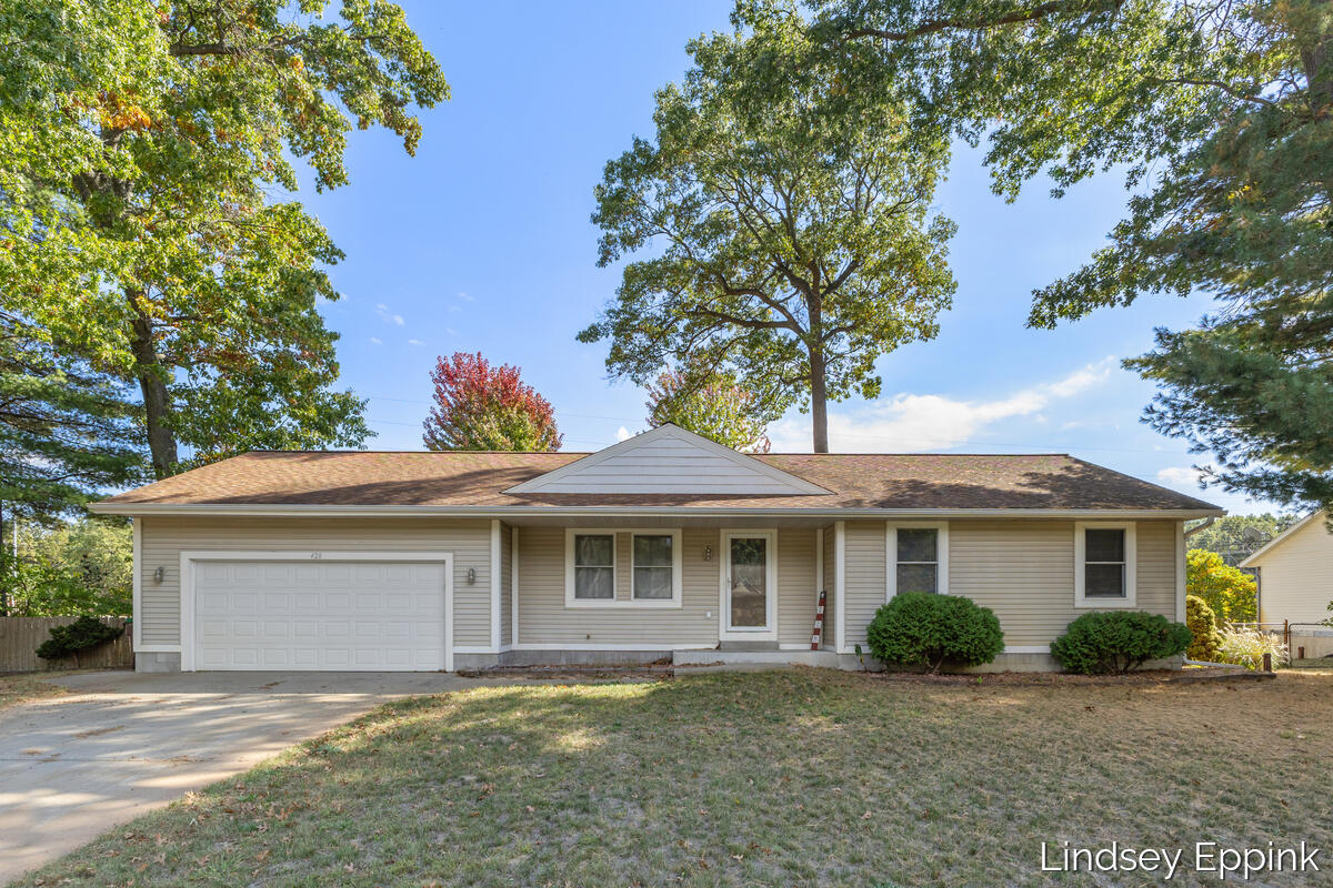 428 Escanaba Lane Muskegon MI 49442