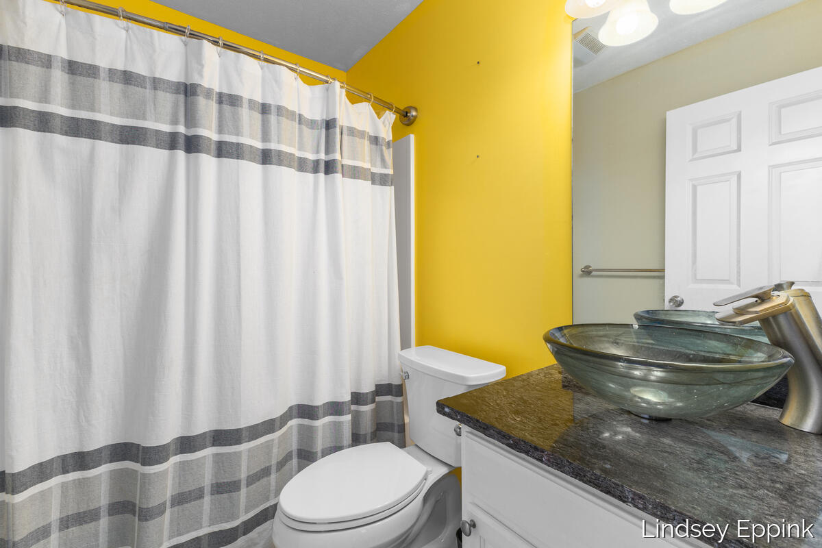 428 Escanaba Lane Muskegon MI 49442