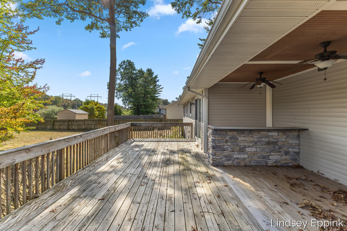 428 Escanaba Lane Muskegon MI 49442