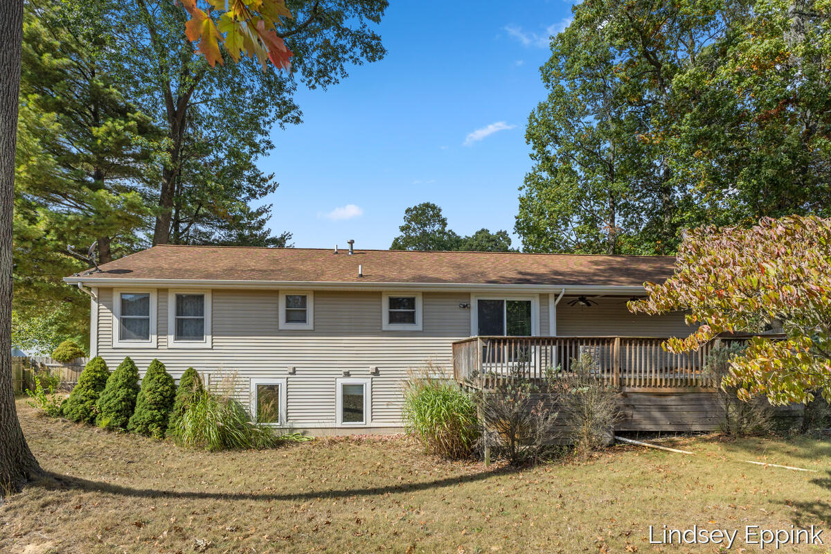 428 Escanaba Lane Muskegon MI 49442