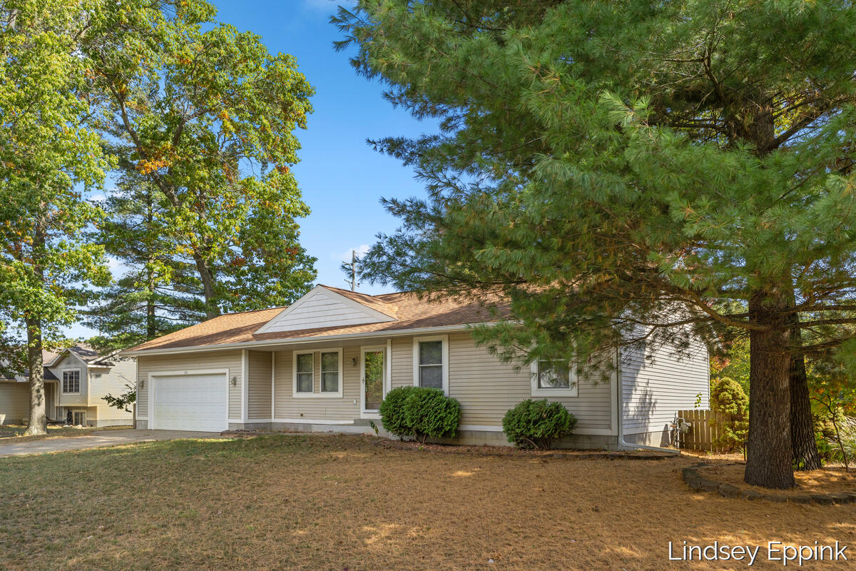 428 Escanaba Lane Muskegon MI 49442