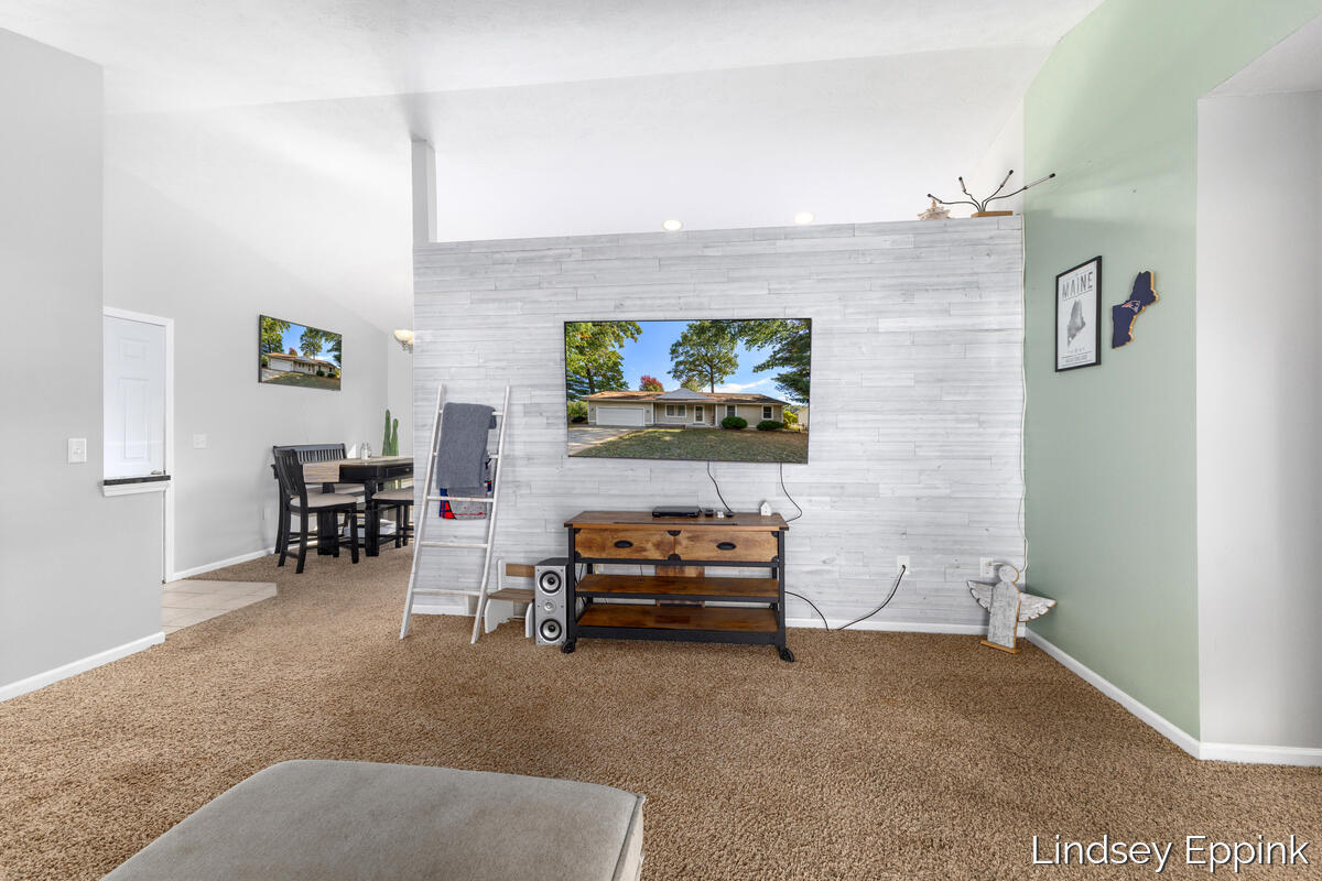 428 Escanaba Lane Muskegon MI 49442