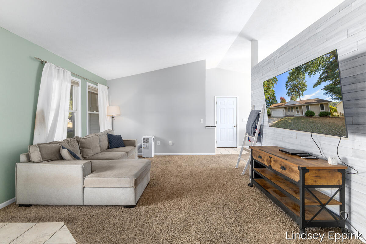428 Escanaba Lane Muskegon MI 49442