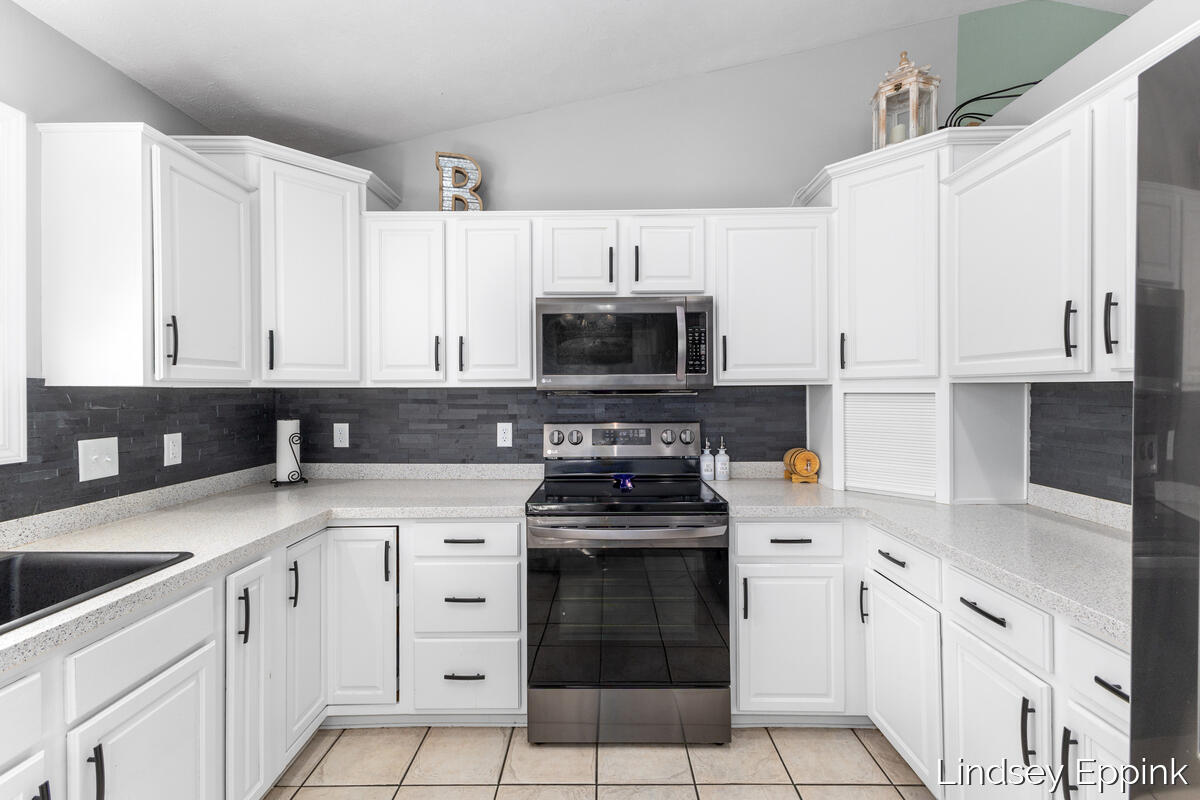 428 Escanaba Lane Muskegon MI 49442