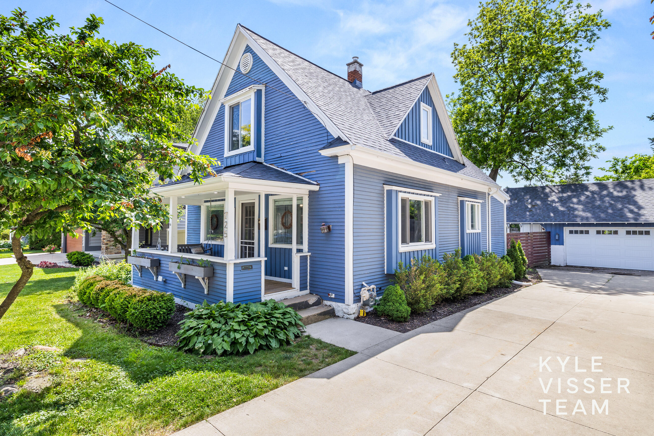 East Grand Rapids MI, 725 Gladstone Drive SE