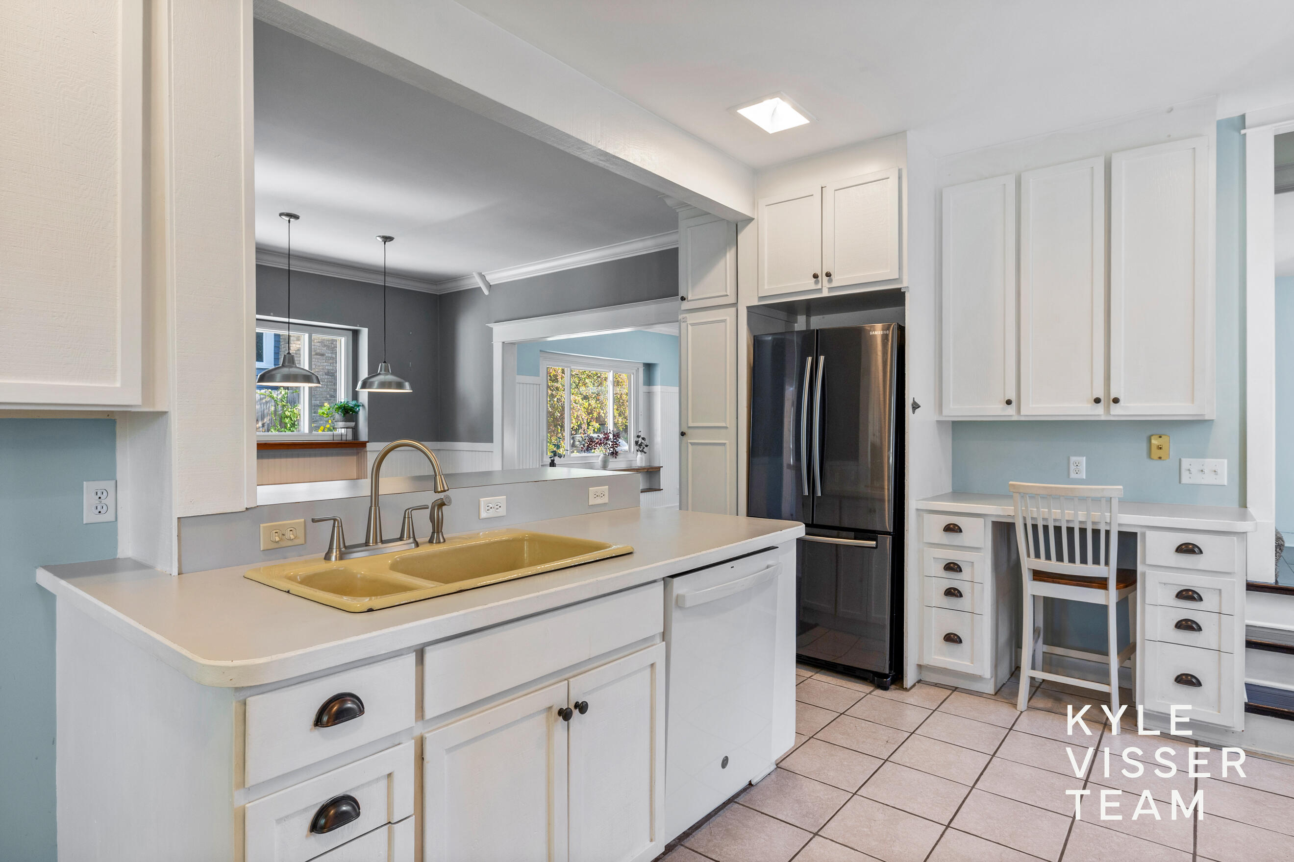 725 Gladstone Drive SE East Grand Rapids MI 49506