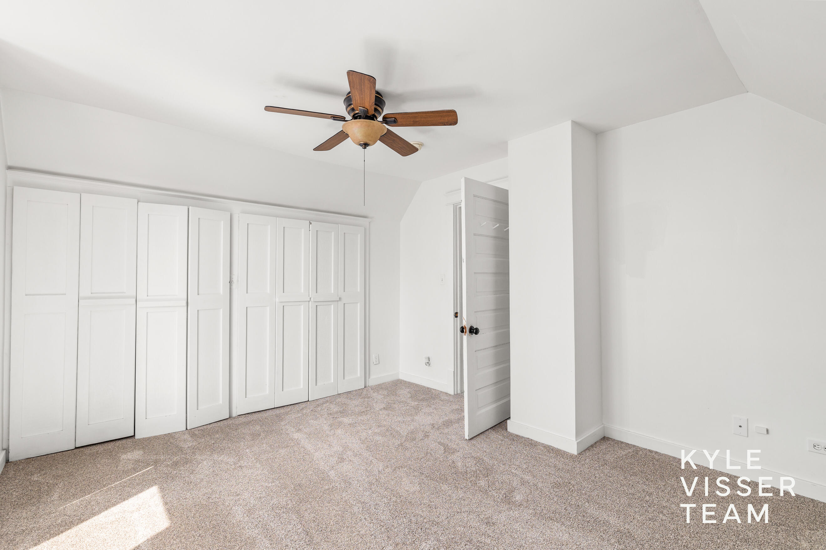 725 Gladstone Drive SE East Grand Rapids MI 49506