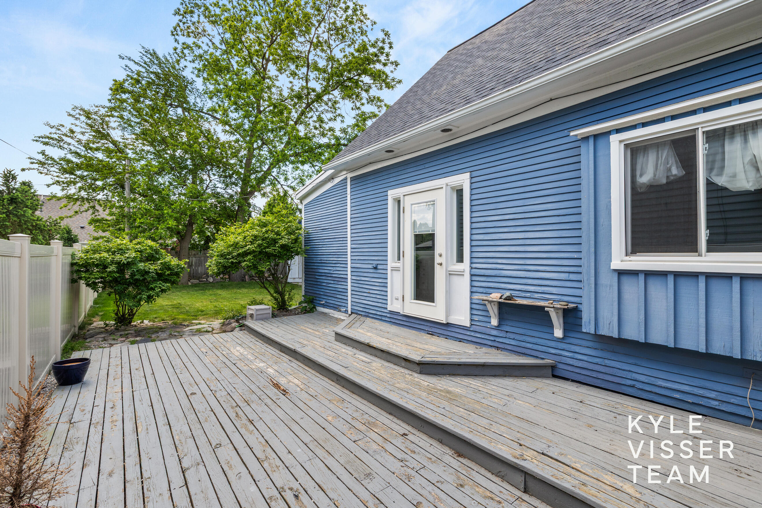 725 Gladstone Drive SE East Grand Rapids MI 49506