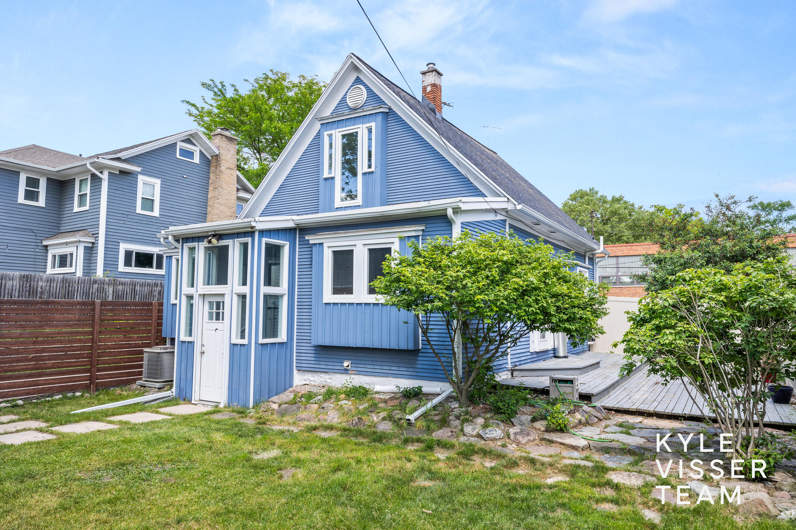 725 Gladstone Drive SE East Grand Rapids MI 49506