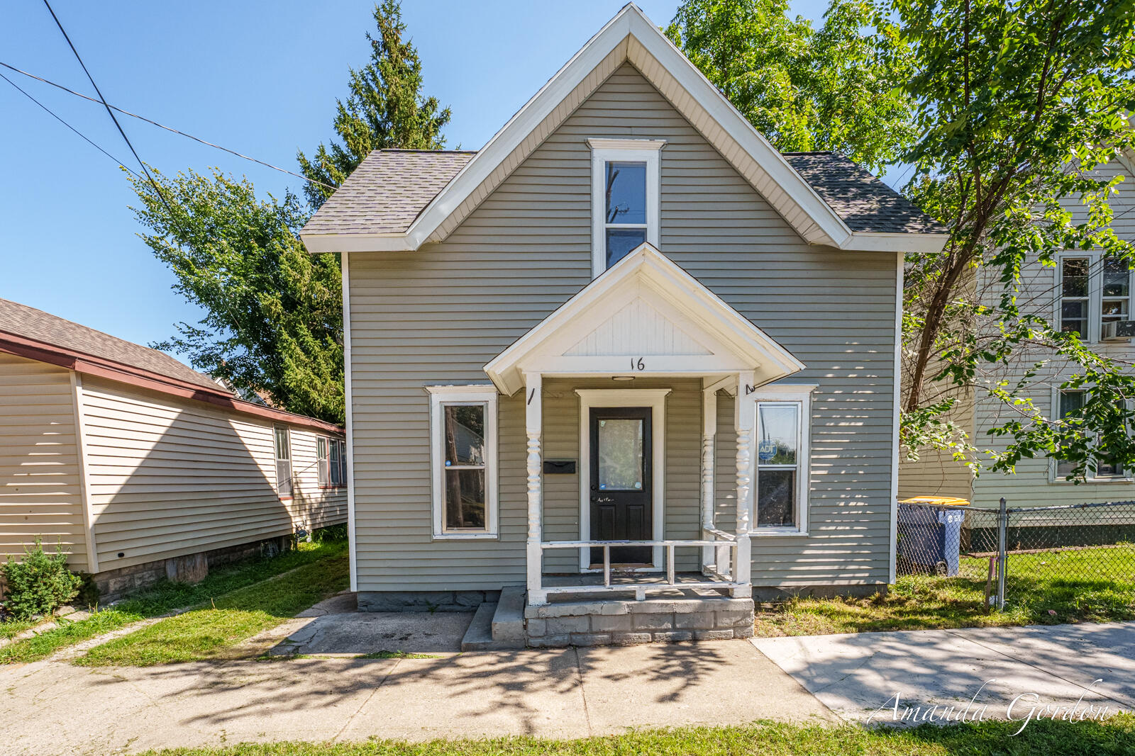 16 Indiana Avenue NW Grand Rapids MI 49504