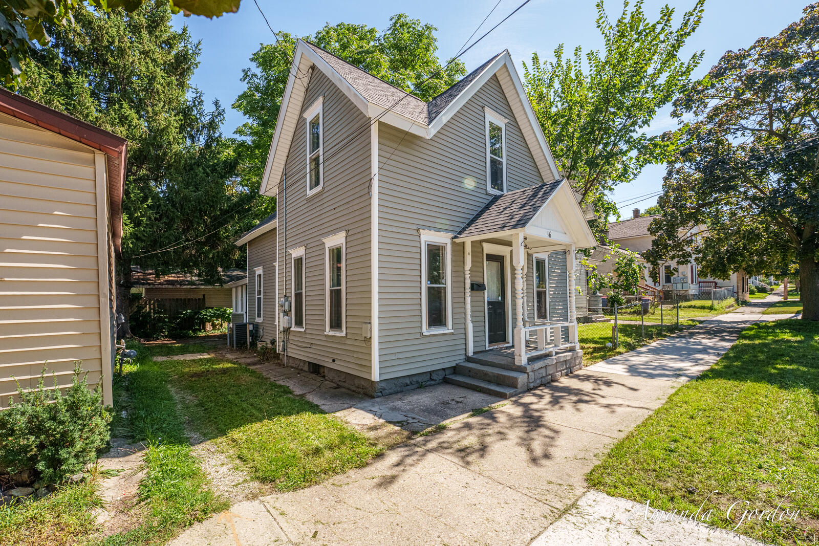 16 Indiana Avenue NW Grand Rapids MI 49504
