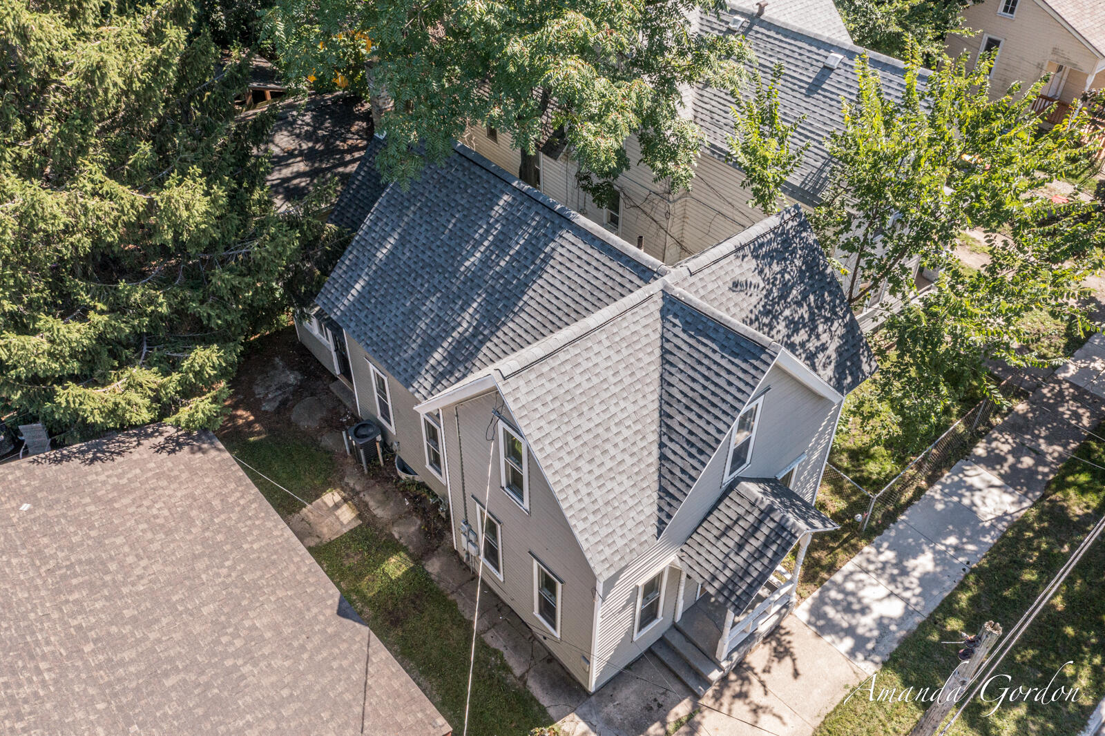 16 Indiana Avenue NW Grand Rapids MI 49504