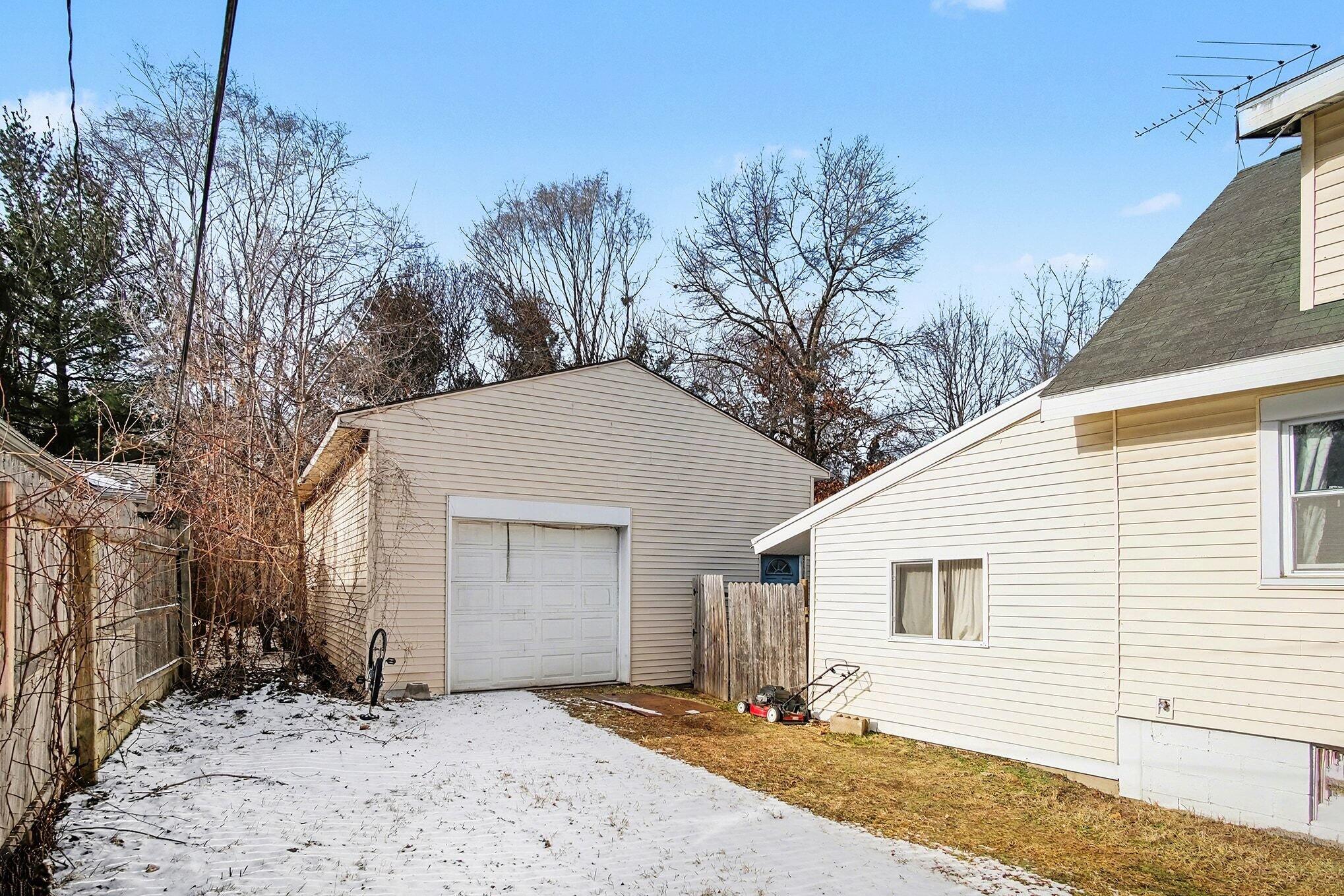 3547 Carlton Avenue NE Grand Rapids MI 49525