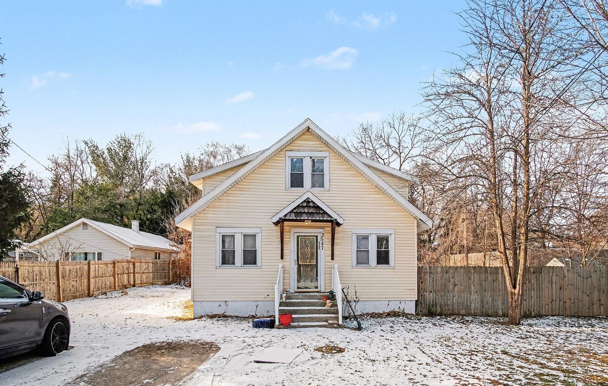 3547 Carlton Avenue NE Grand Rapids MI 49525