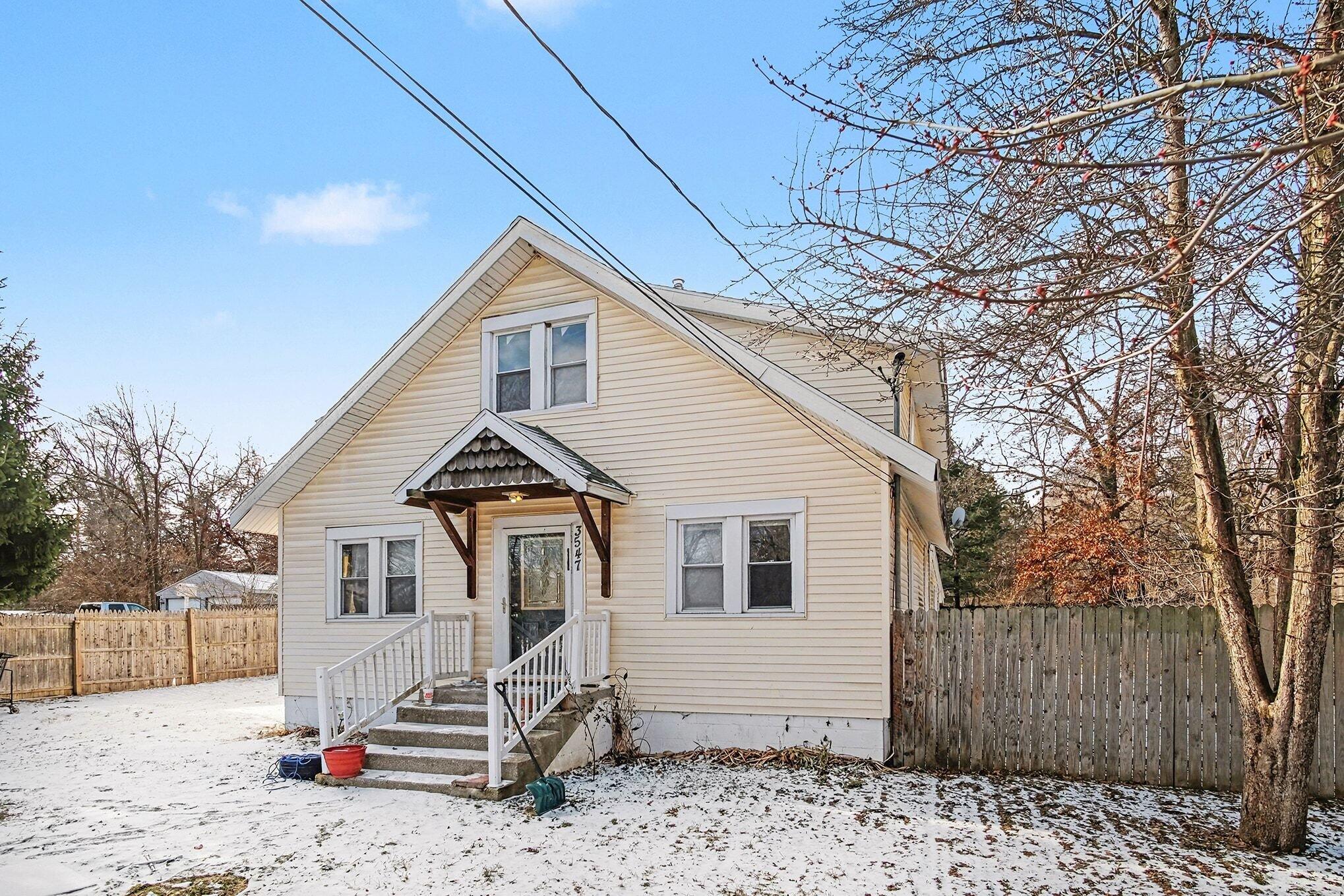 3547 Carlton Avenue NE Grand Rapids MI 49525