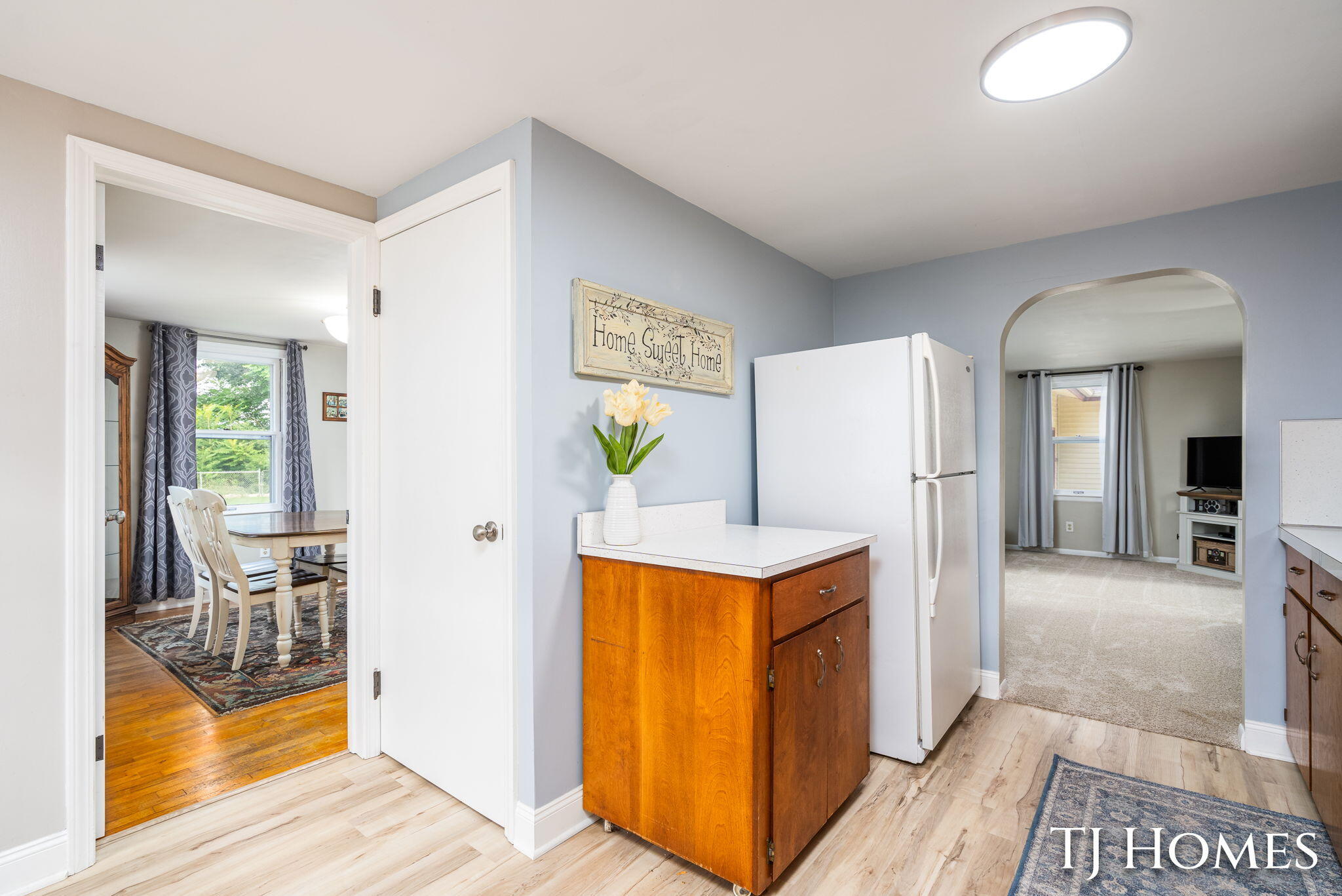 939 Benjamin Avenue NE Grand Rapids MI 49503