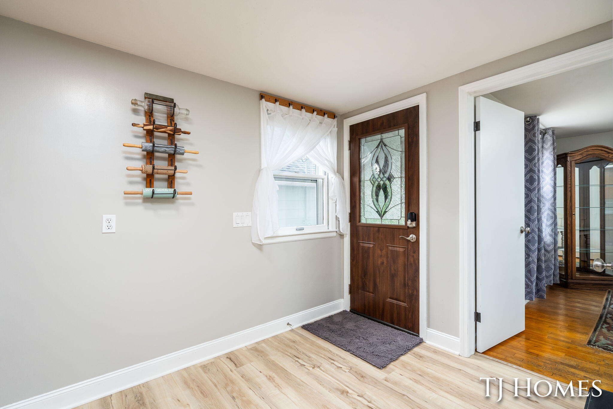 939 Benjamin Avenue NE Grand Rapids MI 49503
