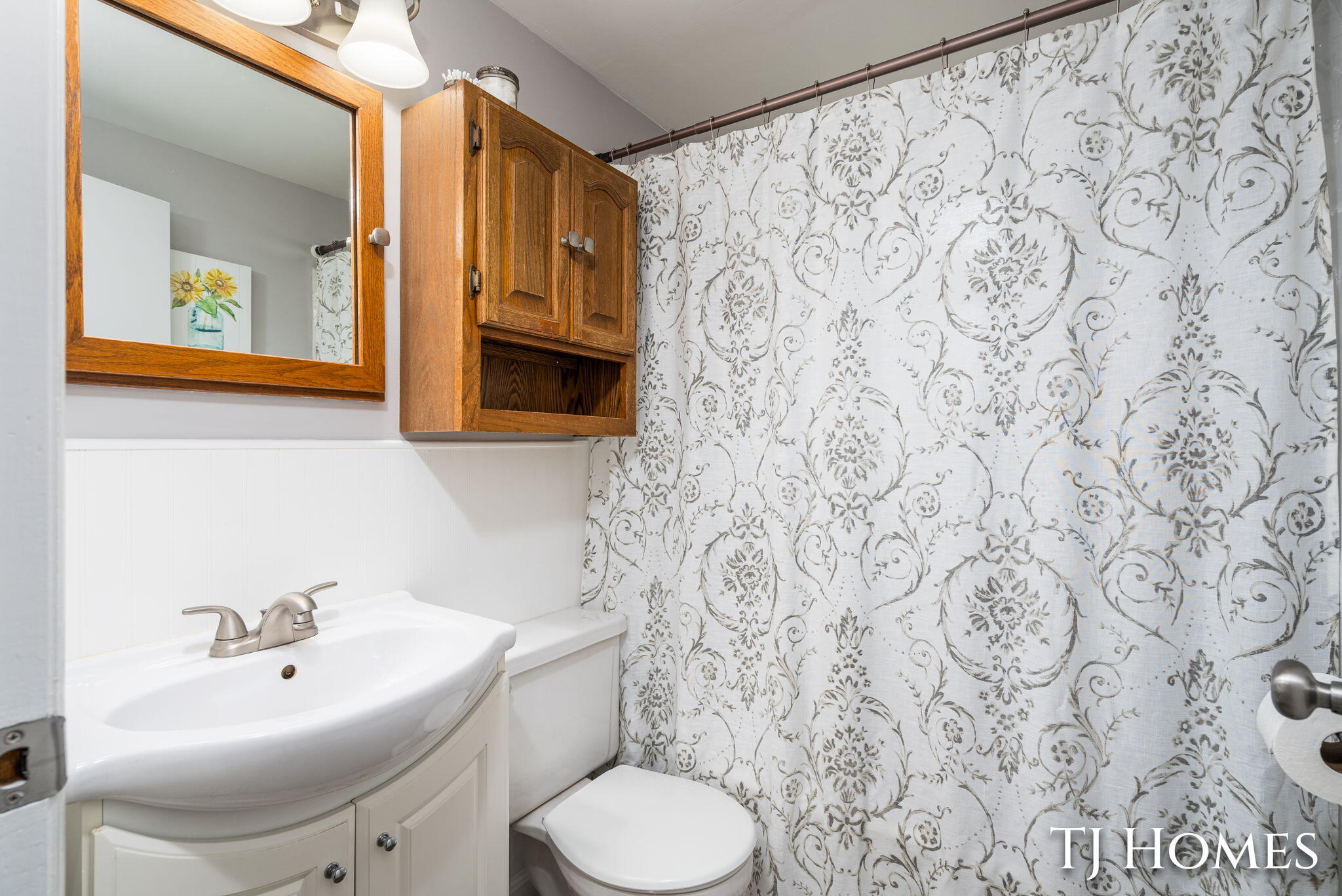 939 Benjamin Avenue NE Grand Rapids MI 49503