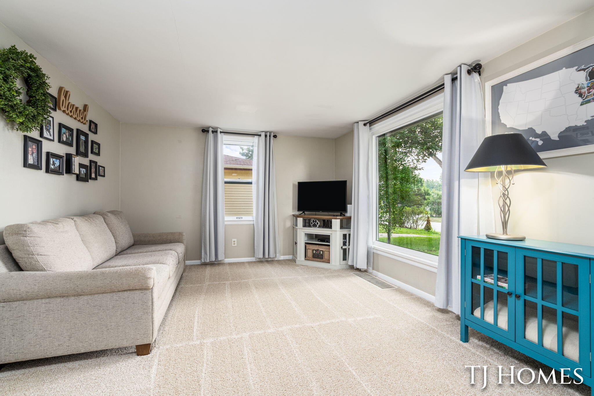 939 Benjamin Avenue NE Grand Rapids MI 49503