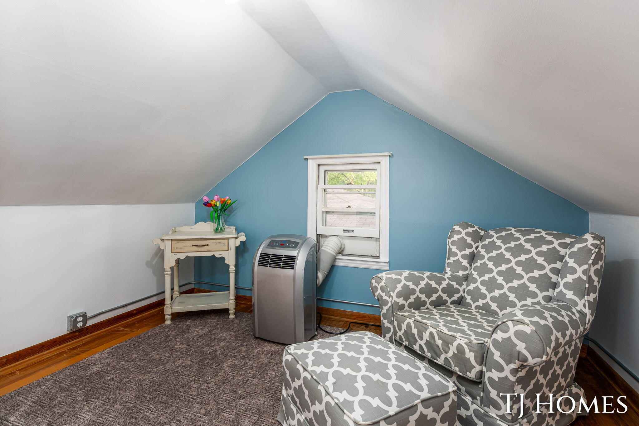 939 Benjamin Avenue NE Grand Rapids MI 49503