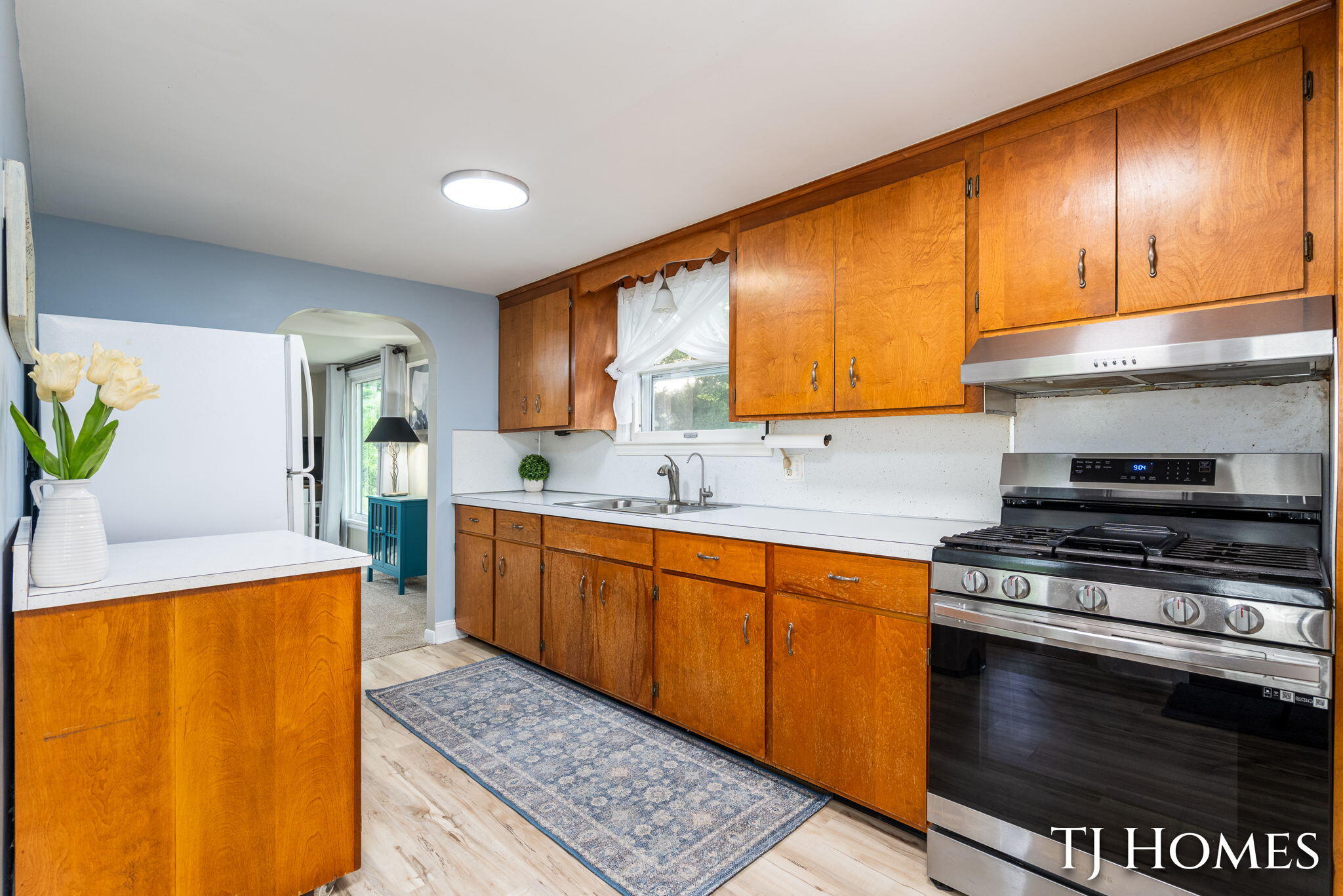 939 Benjamin Avenue NE Grand Rapids MI 49503