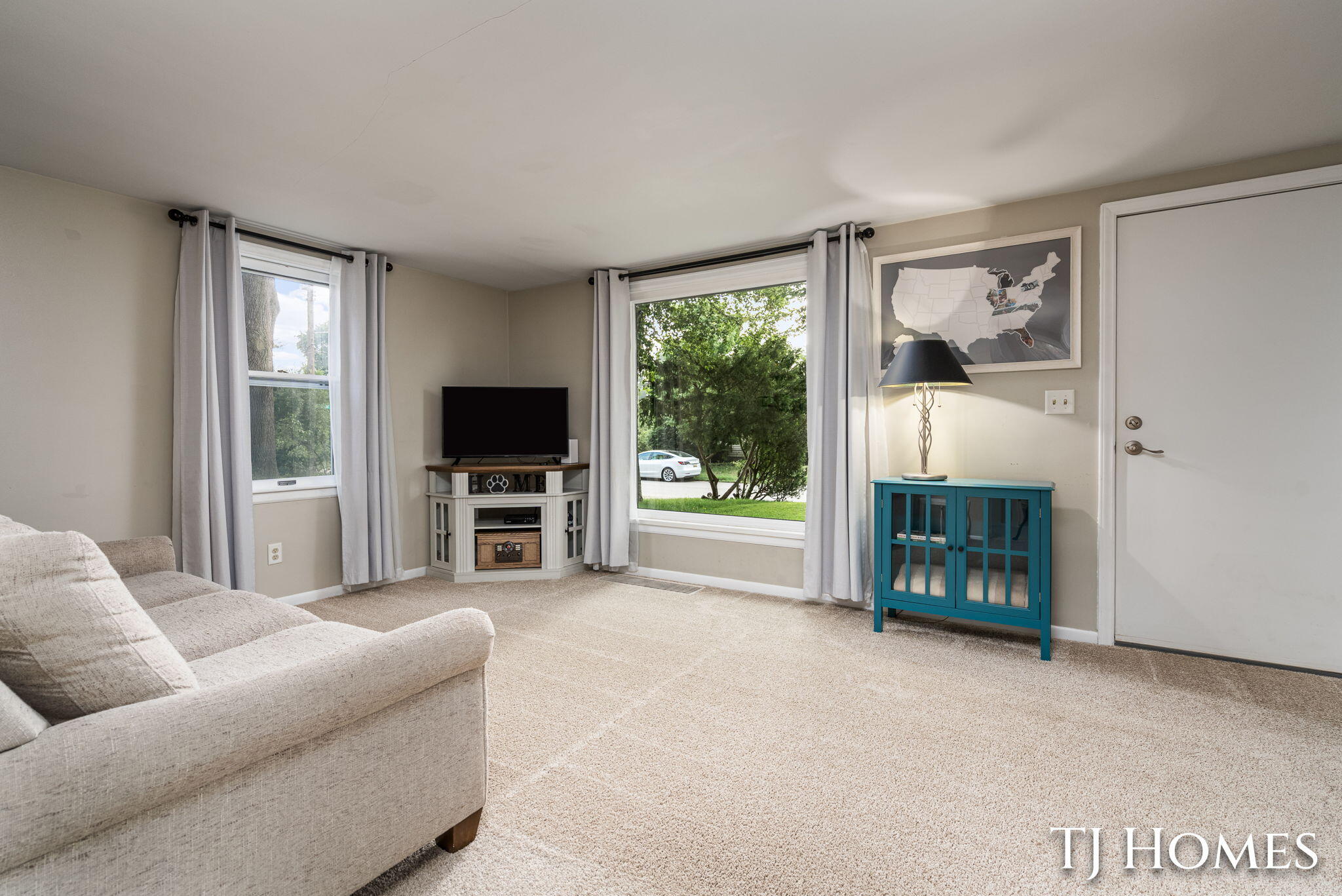 939 Benjamin Avenue NE Grand Rapids MI 49503