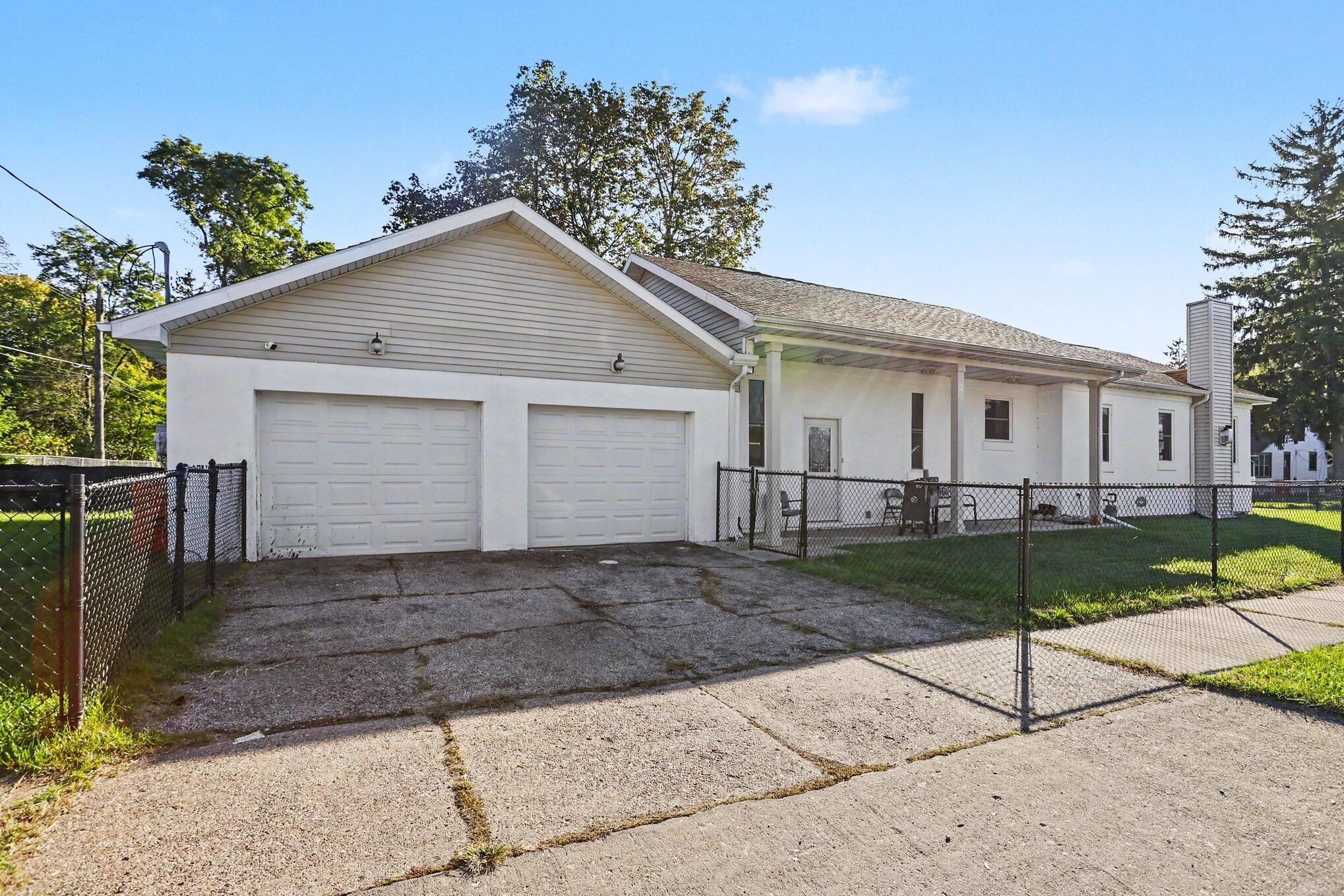 1011 Pearl Street Benton Harbor MI 49022