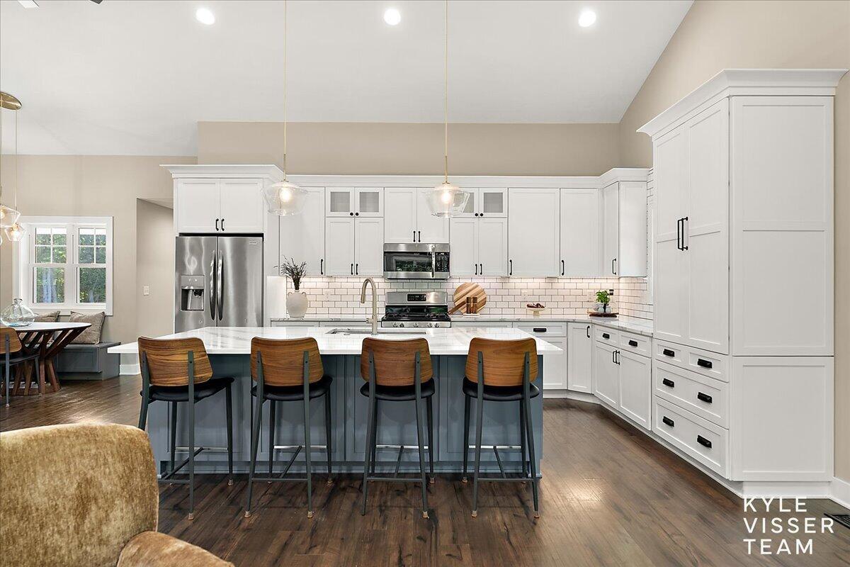 7290 Knapp Street NE Ada MI 49301