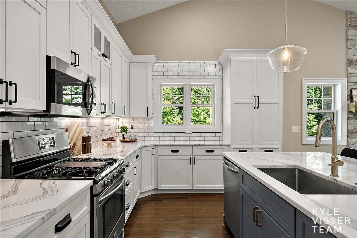 7290 Knapp Street NE Ada MI 49301