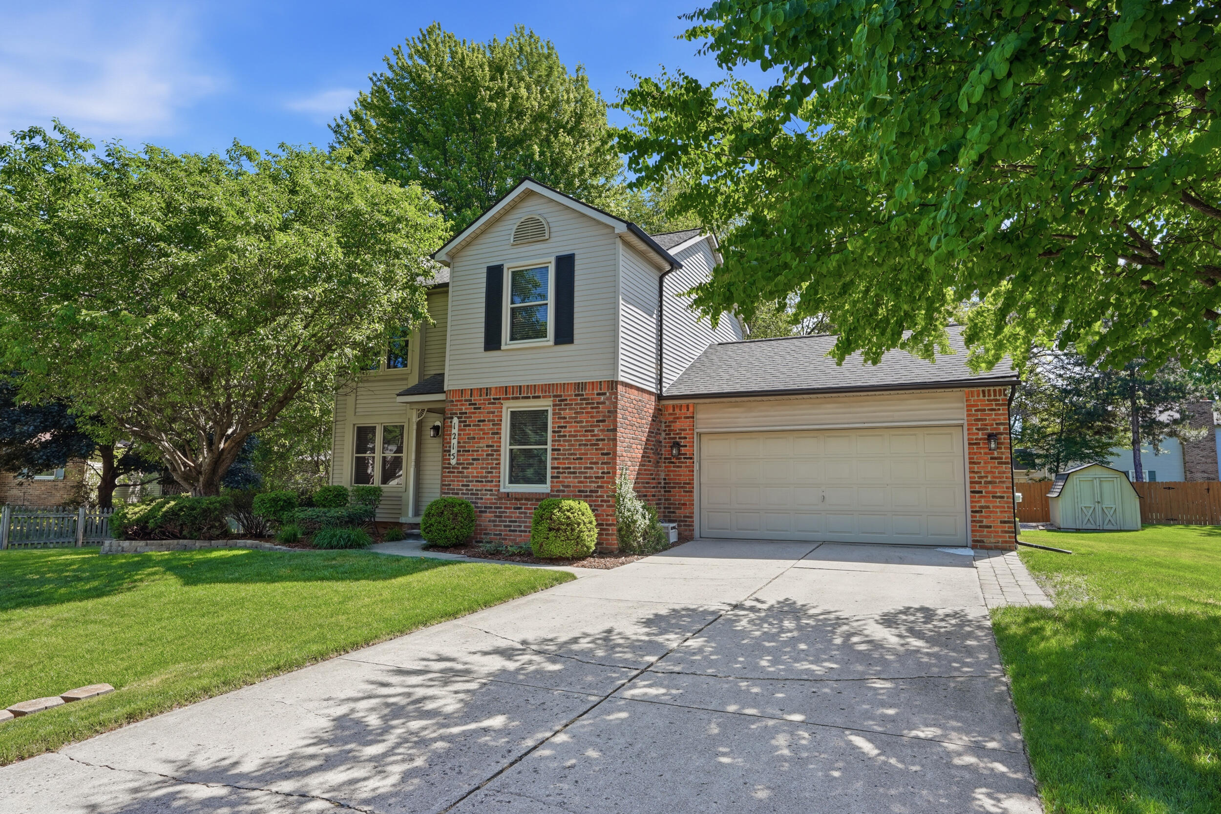 1215 Lori Lane Fenton MI 48430