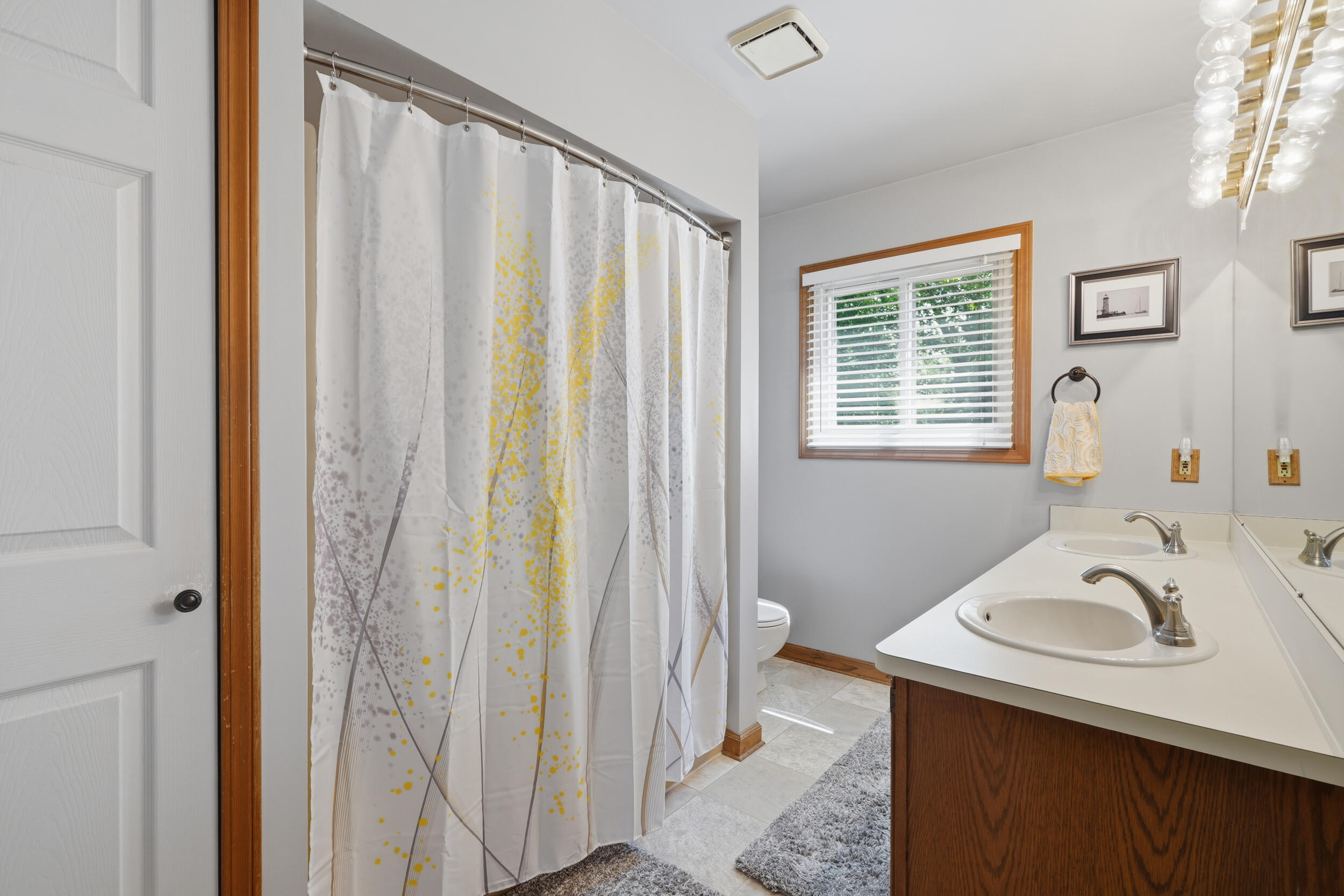 1215 Lori Lane Fenton MI 48430