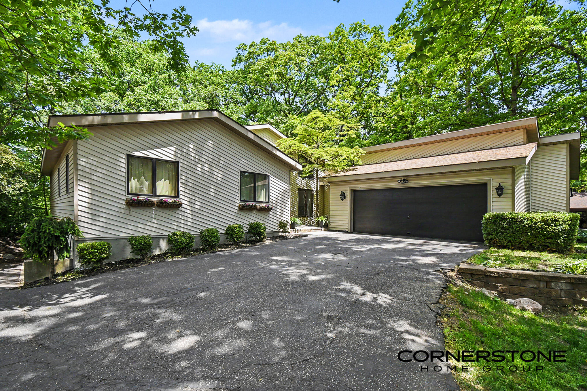2111 Northridge Drive NE Grand Rapids MI 49525